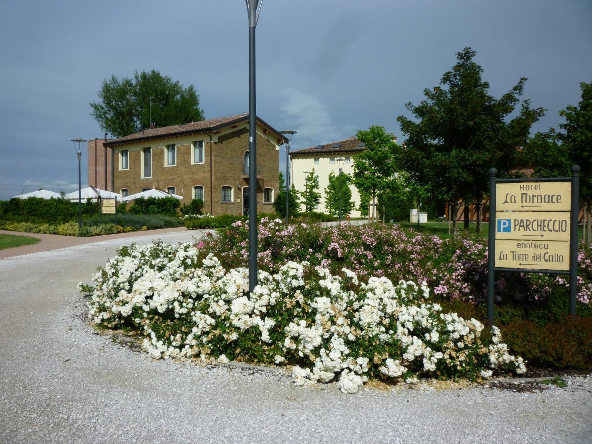 Hotel La Fornace San Vicenzo di Galliera Exterior photo