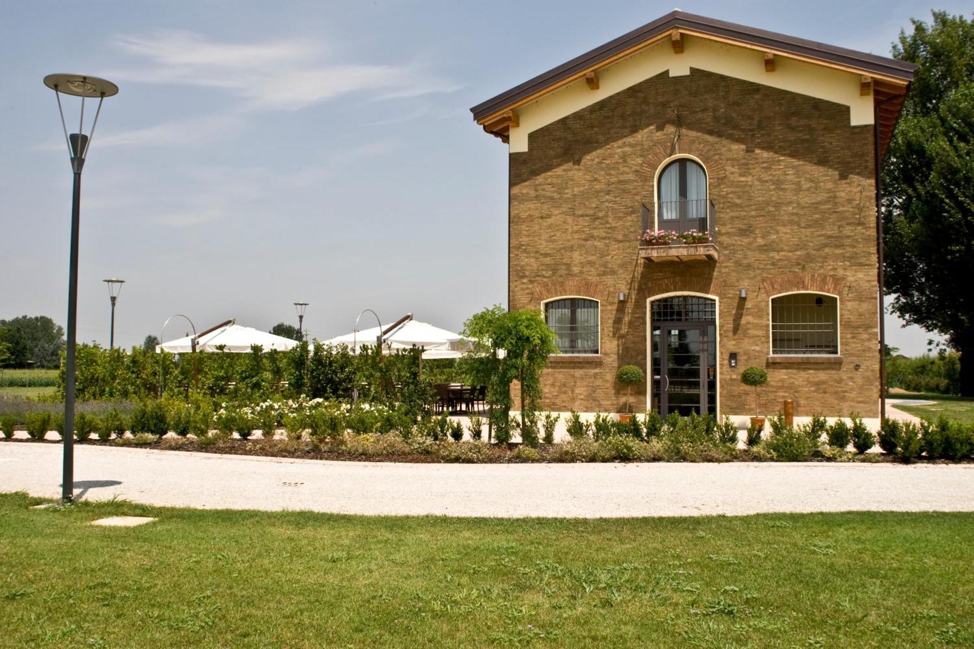 Hotel La Fornace San Vicenzo di Galliera Exterior photo